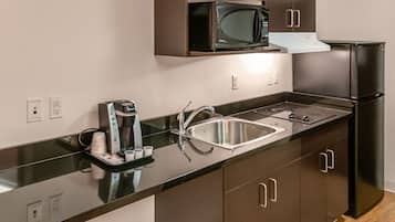 Mini-Kühlschrank, Mikrowelle