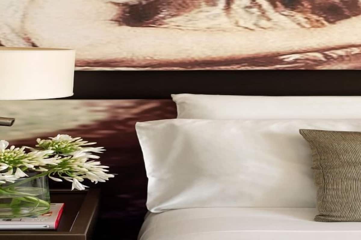 3 bedrooms, Egyptian cotton sheets, premium bedding, down comforters