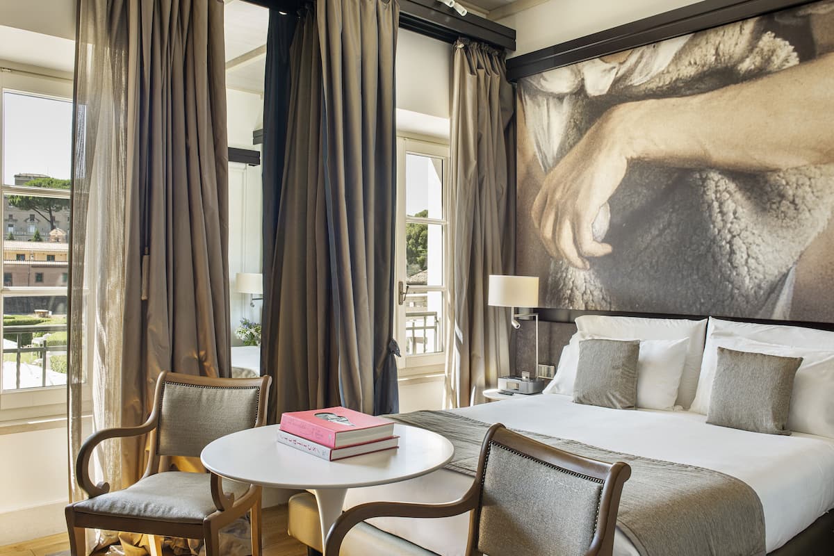 Deluxe Room | 3 bedrooms, Egyptian cotton sheets, premium bedding, down comforters