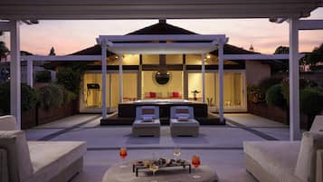 Emperor Nero Suite, Spa Access | 3 bedrooms, Egyptian cotton sheets, premium bedding, down duvets