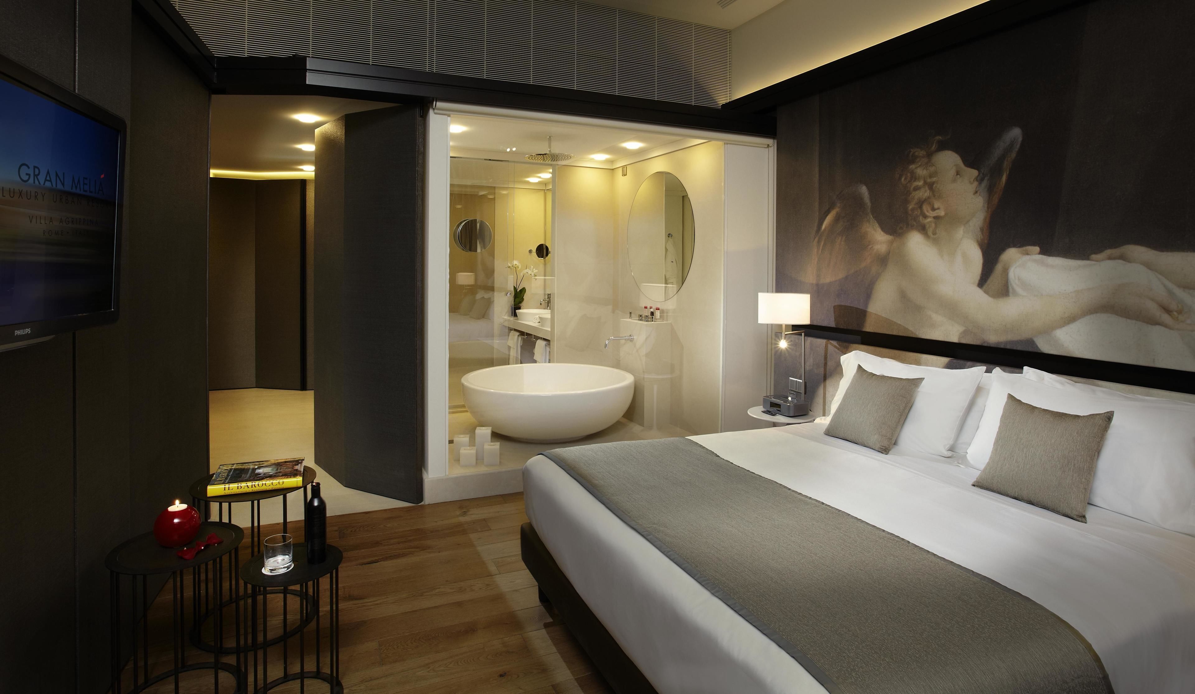 Egyptian cotton sheets, premium bedding, down duvets, minibar