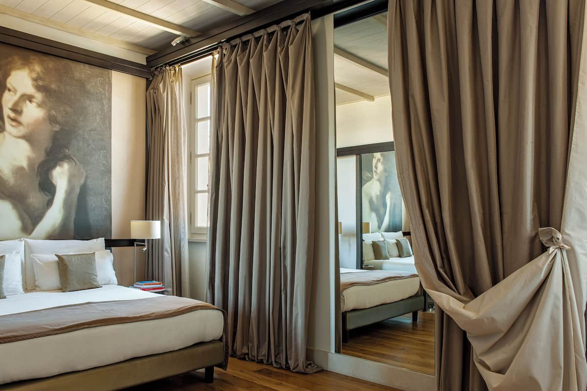 3 bedrooms, Egyptian cotton sheets, premium bedding, down duvets