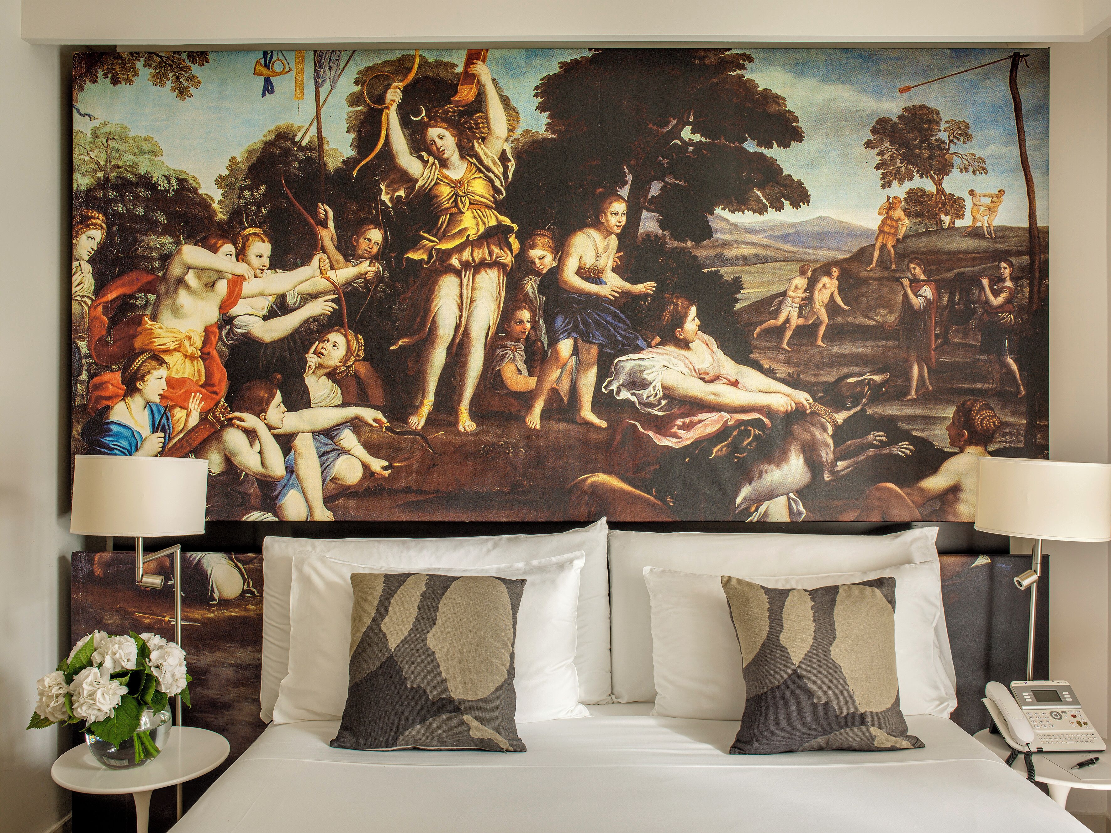 Egyptian cotton sheets, premium bedding, down comforters, minibar