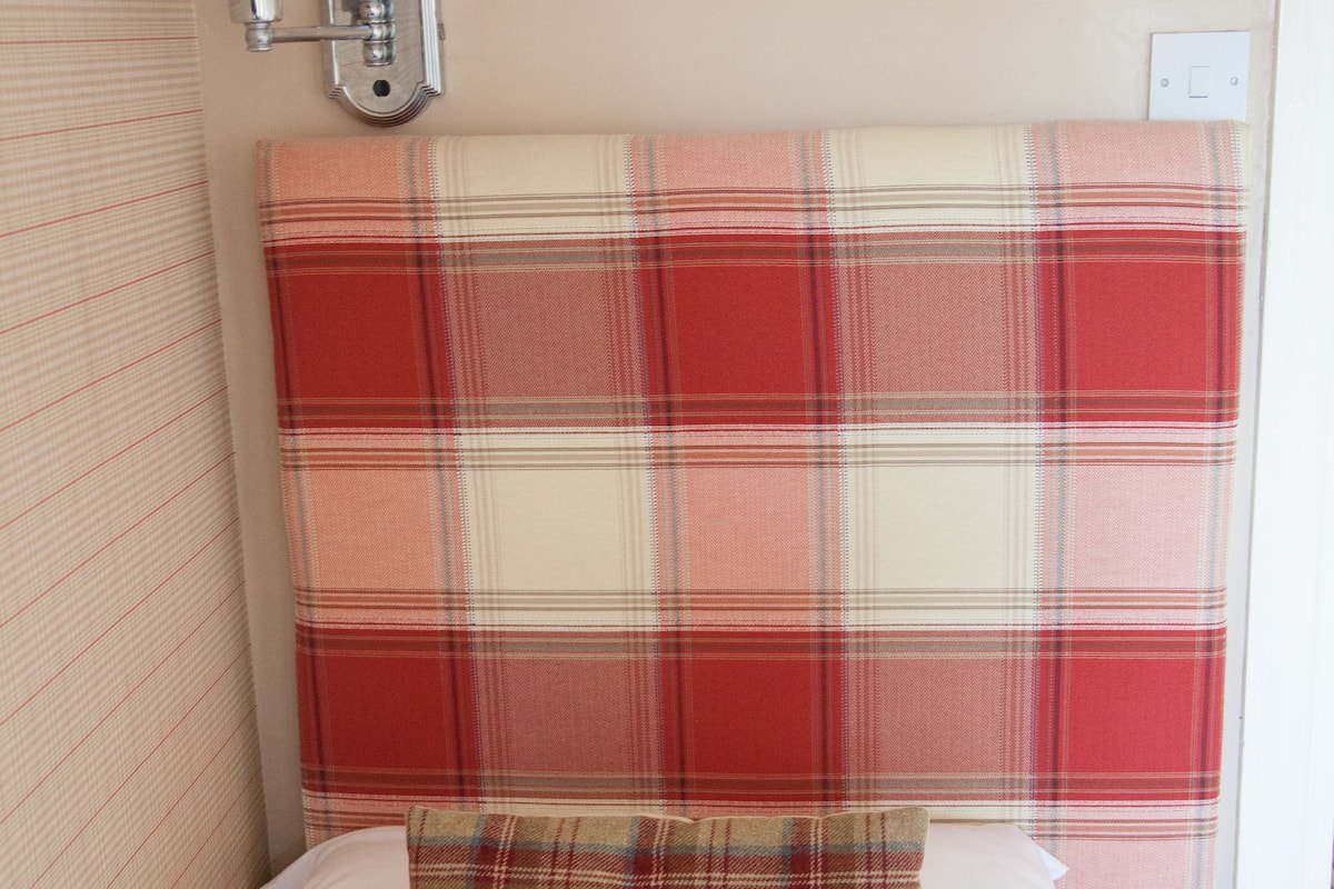 Eenpersoonskamer, balkon, uitzicht op zee (Tartan) | Individueel gedecoreerd, een strijkplank/strijkijzer, gratis wifi