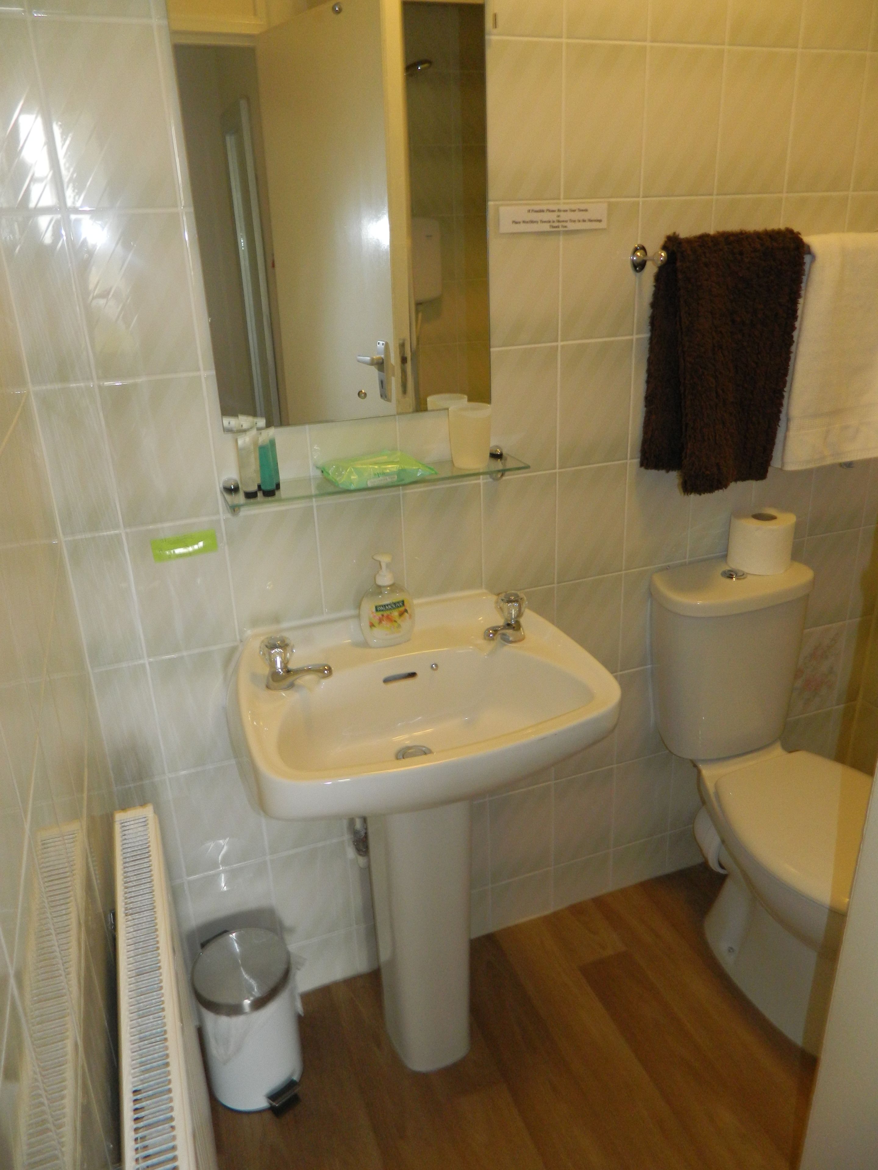 standard twin room, sea view | bathroom | shower, free toiletries, hair dryer, towels