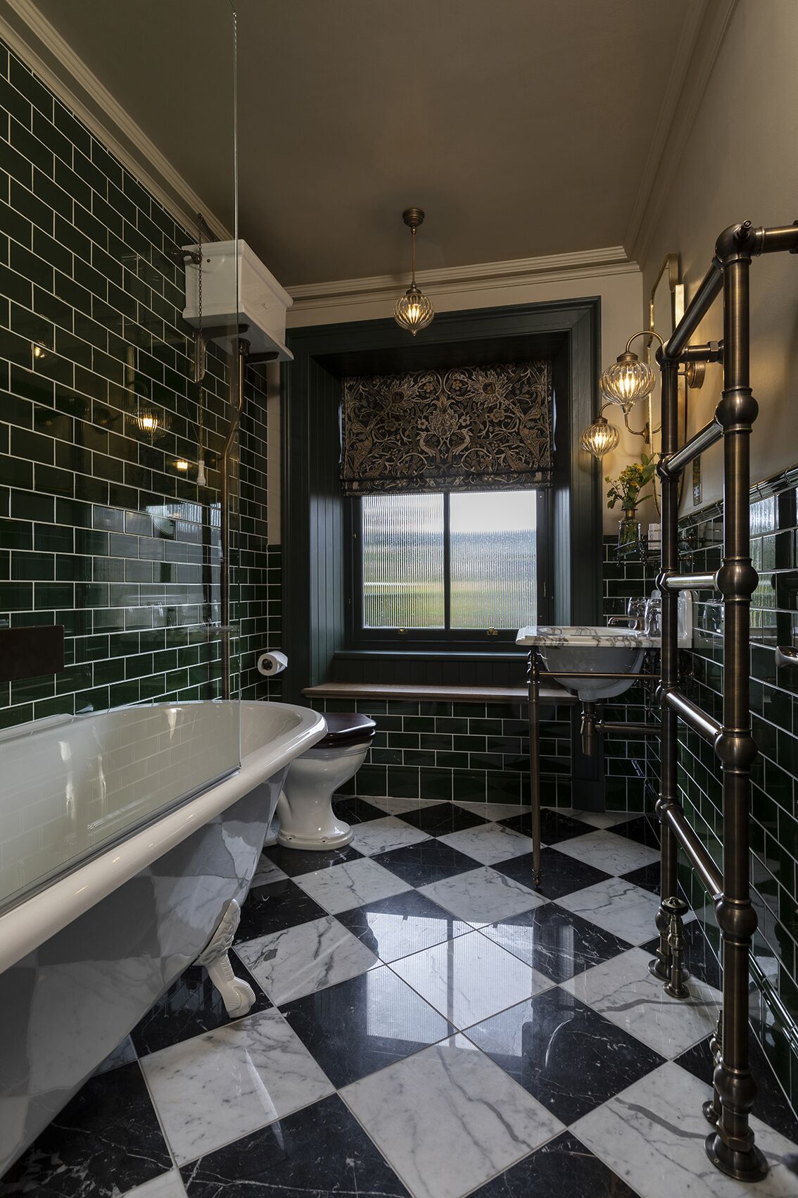 Superior King Room | Bathroom