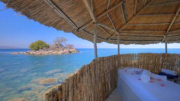 Body treatments, aromatherapy, massages on the beach, body wraps
