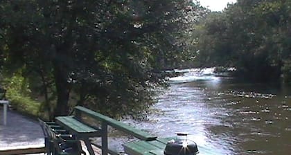 Riverbend Lodging