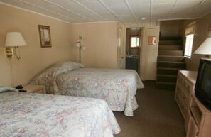 Bathroom - Riverbend Lodging (Bryson City)