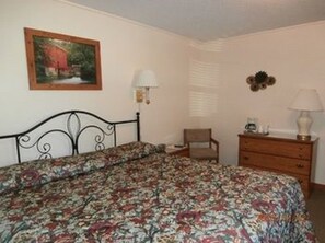 Standard Room, 1 King Bed