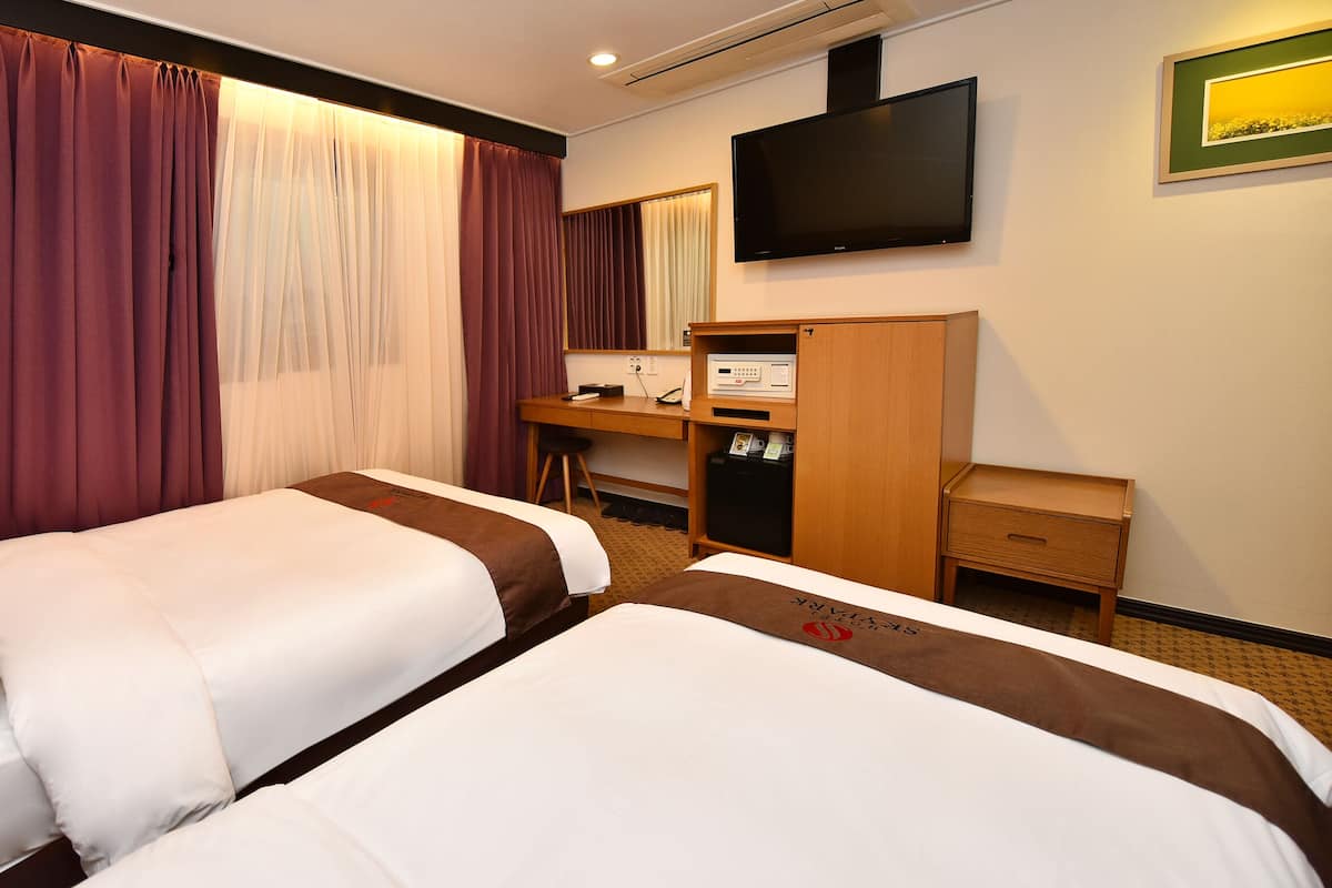 Caja de seguridad en la habitación y sistema de insonorización