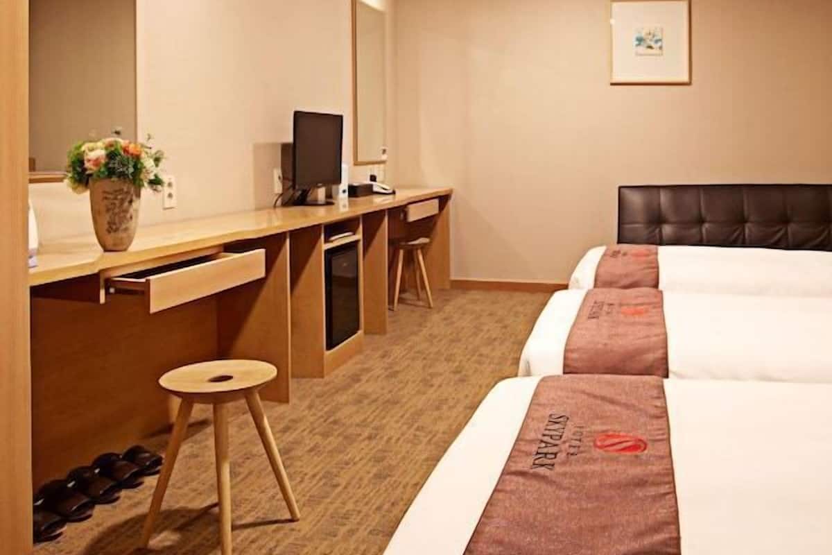 1 bedroom, in-room safe, desk, soundproofing
