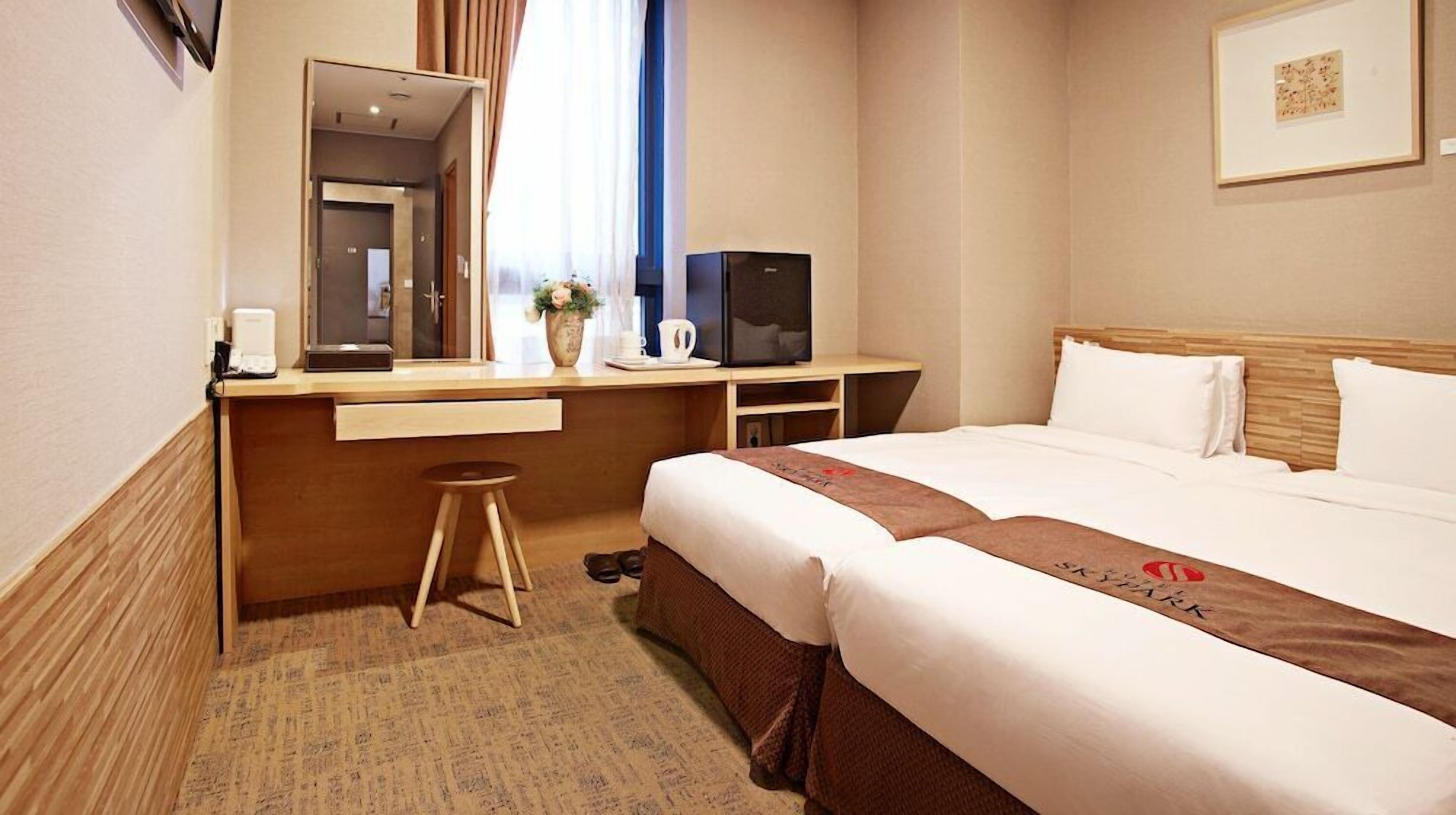 In-room safe, desk, soundproofing, iron/ironing board