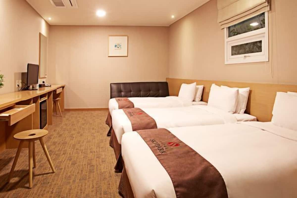 1 bedroom, in-room safe, desk, soundproofing