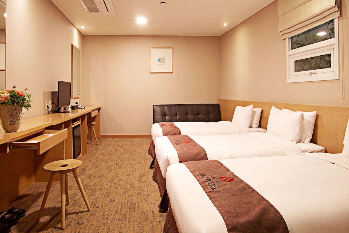 1 bedroom, in-room safe, desk, soundproofing