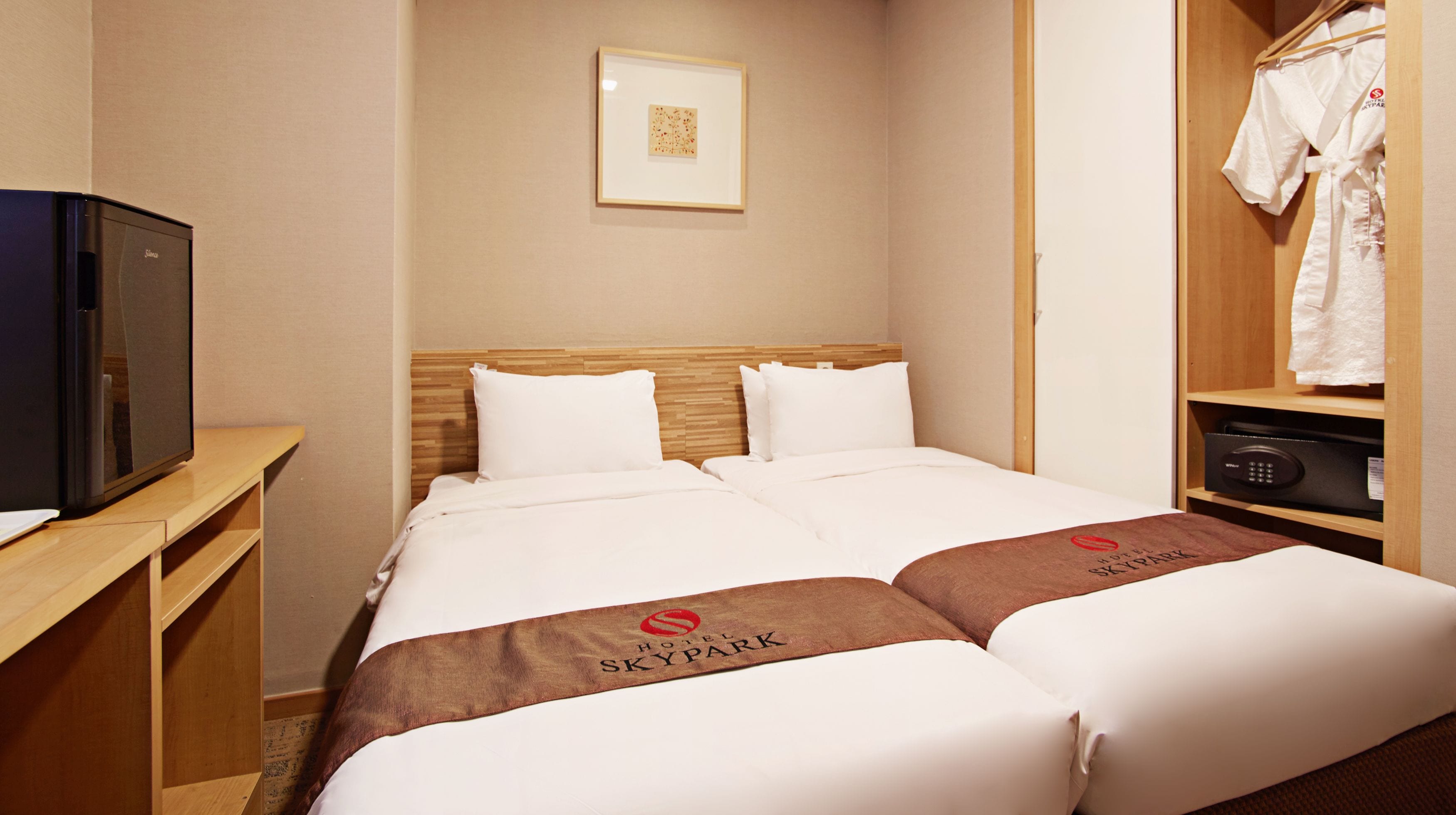 standard twin room (night tour pkg: boarding deadline 3pm) | 1 bedroom, in-room safe, desk, soundproofing