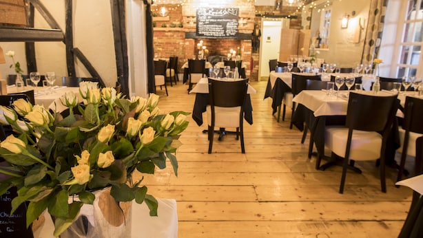 Lunch and dinner served - Daniele Hotel (Farnham)