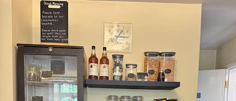 มีอาหารเช้า (คิดค่าบริการ)