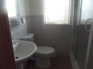 Double or Twin Room, Ensuite | Bathroom - Cooperage (St Austell)