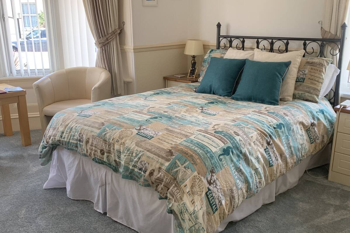 In-room safe, iron/ironing board, free WiFi, bed sheets