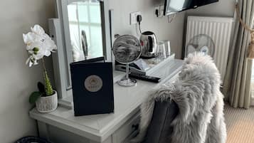 Deluxe Double or Twin Room (Room 3) | Blackout drapes, soundproofing, iron/ironing board, free WiFi