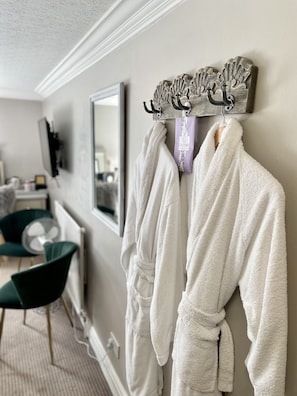 Deluxe Double or Twin Room (Room 2)