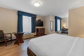 Egyptian cotton sheets, pillow-top beds, desk, soundproofing - Quality Inn Orleans (Ottawa)