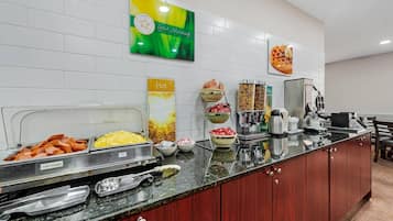 Free daily continental breakfast