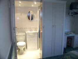 Suite, Ensuite (Sleeps up to 5) | Bathroom