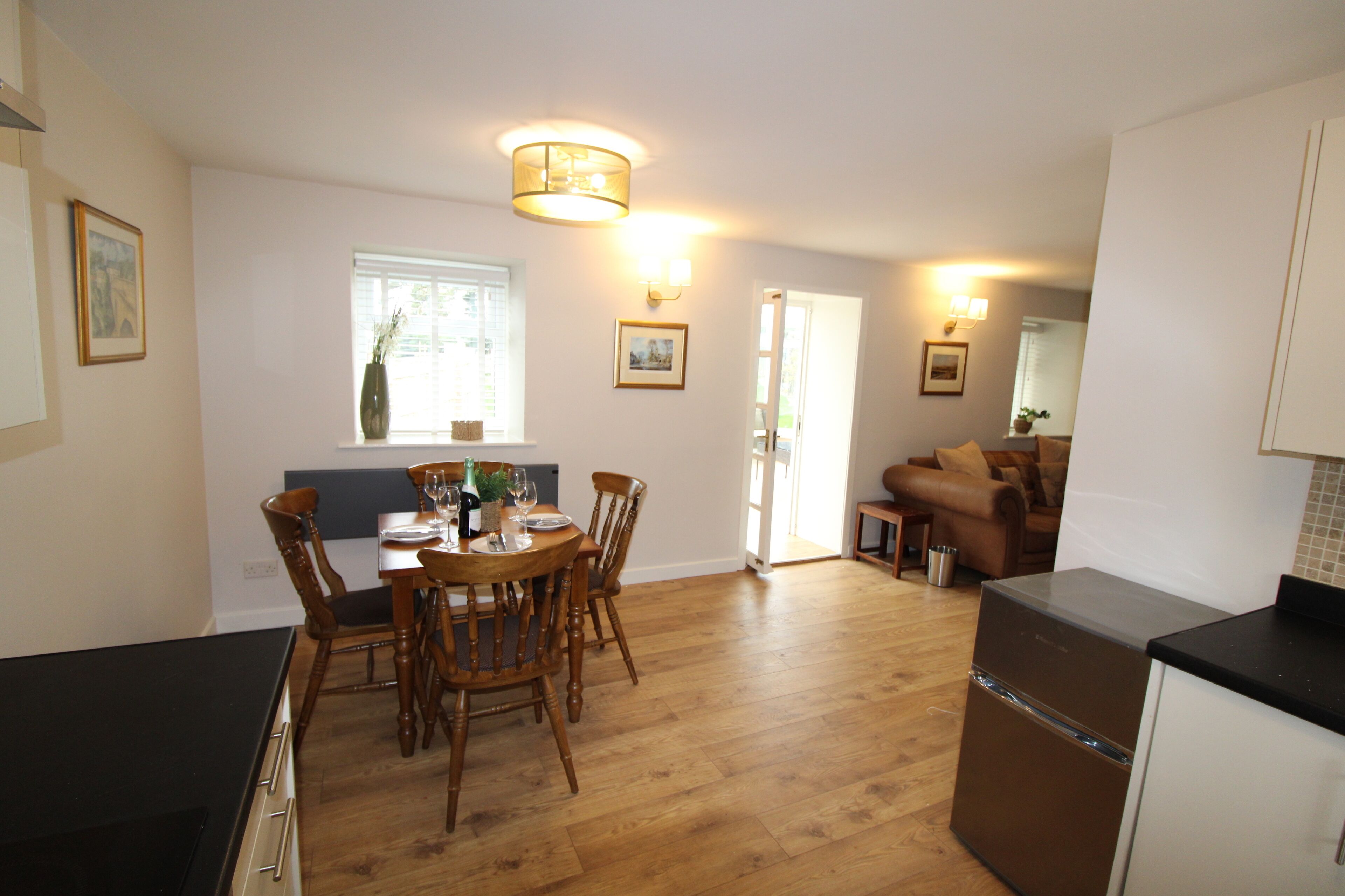 deluxe cottage, private bathroom (river cottage) | restaurant