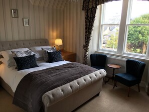 Sábanas de algodón egipcio, wifi gratis y ropa de cama 