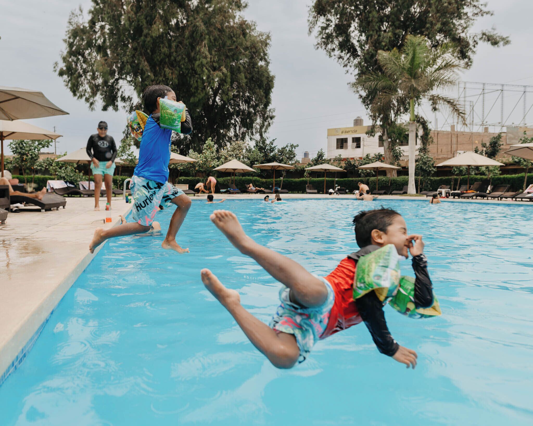 Outdoor pool, sun loungers