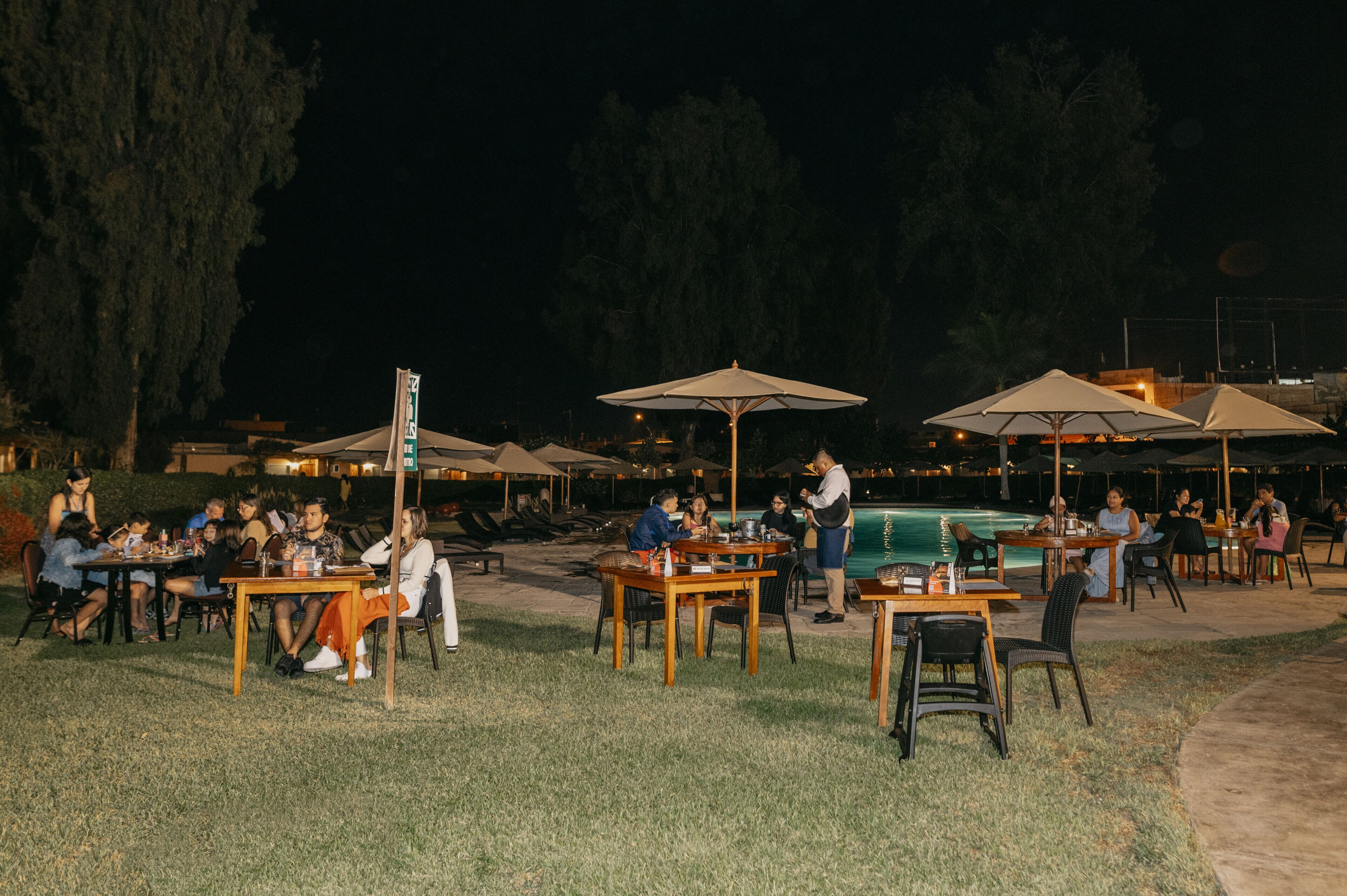 Breakfast, lunch and dinner served