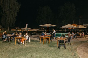 Frokost, lunsj og middag serveres