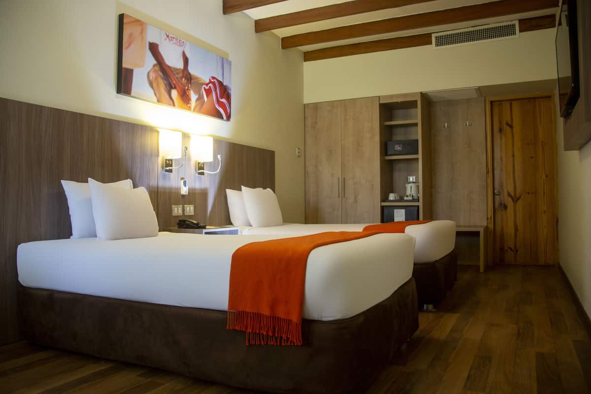Superior Twin Room, Garden View | Premium bedding, minibar, in-room safe, desk