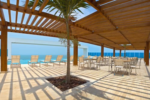 Poolside bar