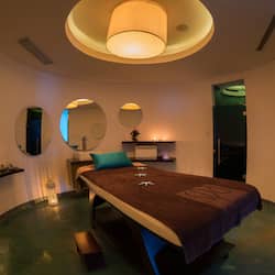 Couples treatment room(s), body treatments, hydrotherapy, aromatherapy