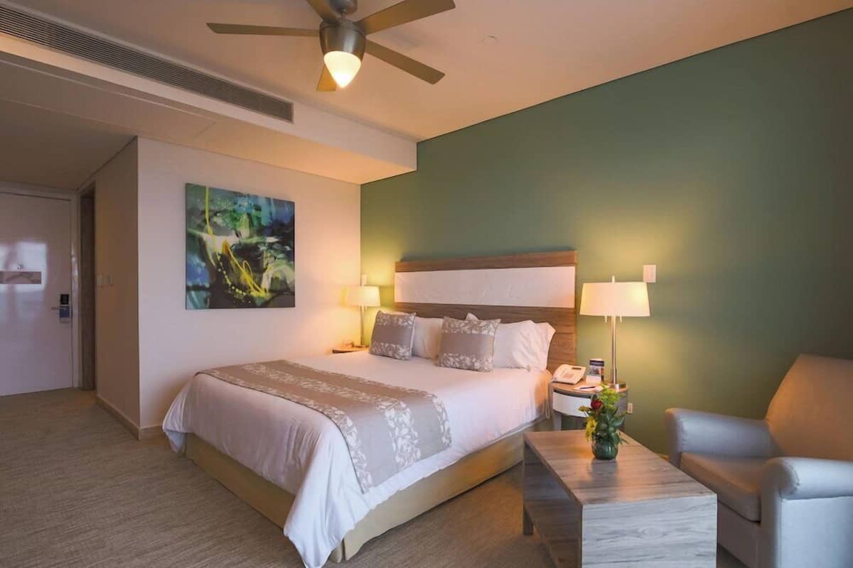 Ropa de cama de alta calidad y minibar