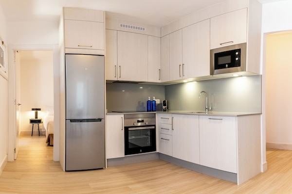 Cottage, 2 Bedrooms | Private kitchen | Full-size fridge, microwave, oven, stovetop