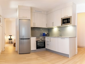 Cottage, 2 Bedrooms | Private kitchen | Full-size fridge, microwave, oven, stovetop