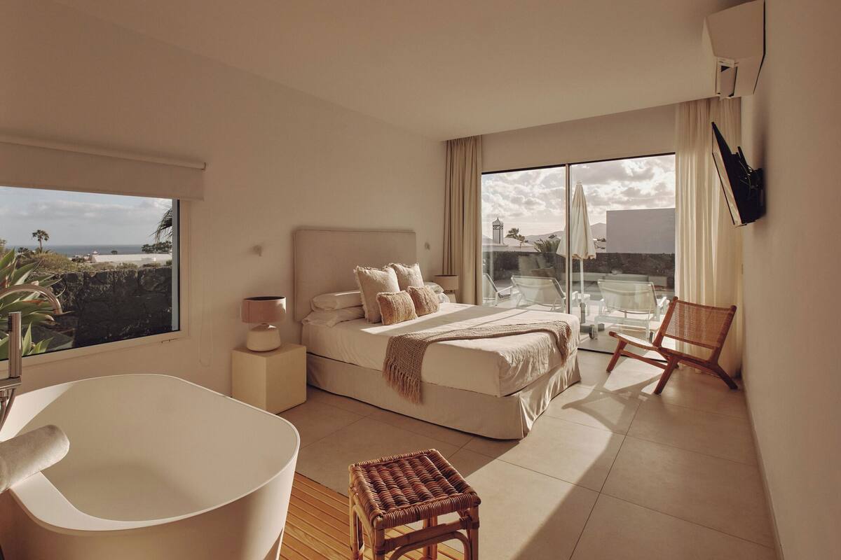 Villa Element | 2 bedrooms, Egyptian cotton sheets, premium bedding, down comforters