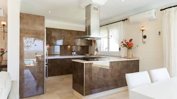 Villa (Premier) | Eigene Küche