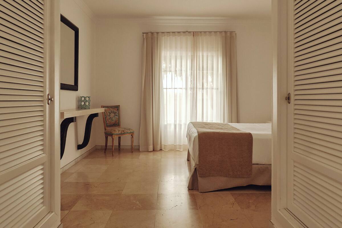 Villa Clasica | 이집트산 면 시트, 고급 침구, 오리/거위털 이불, 노트북 작업 공간