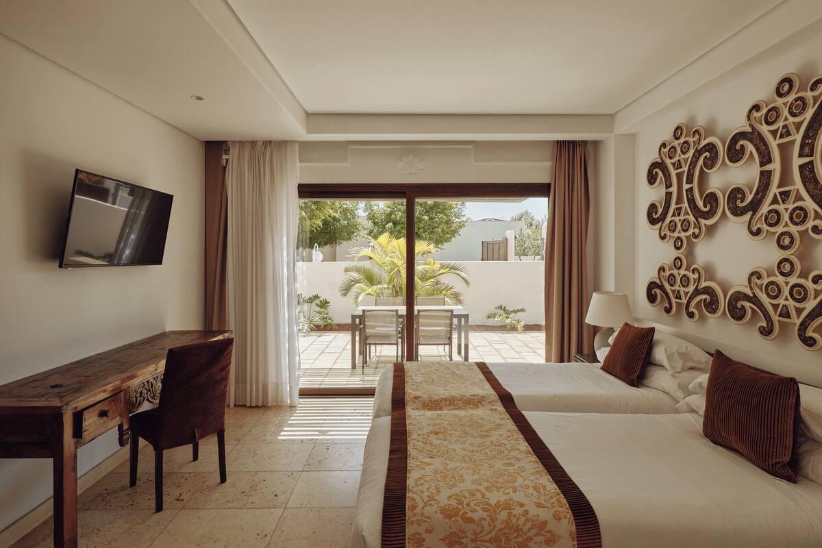 Villa Deluxe | 이집트산 면 시트, 고급 침구, 오리/거위털 이불, 노트북 작업 공간