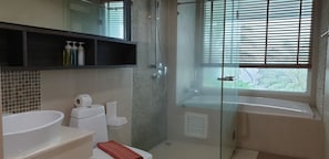 Bathroom - The Baycliff Residence (Patong)