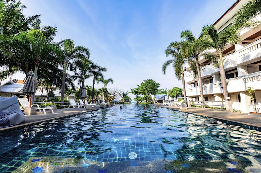 Bay Beach Resort