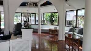 Reception - Bay Beach Resort (Koh Samui)