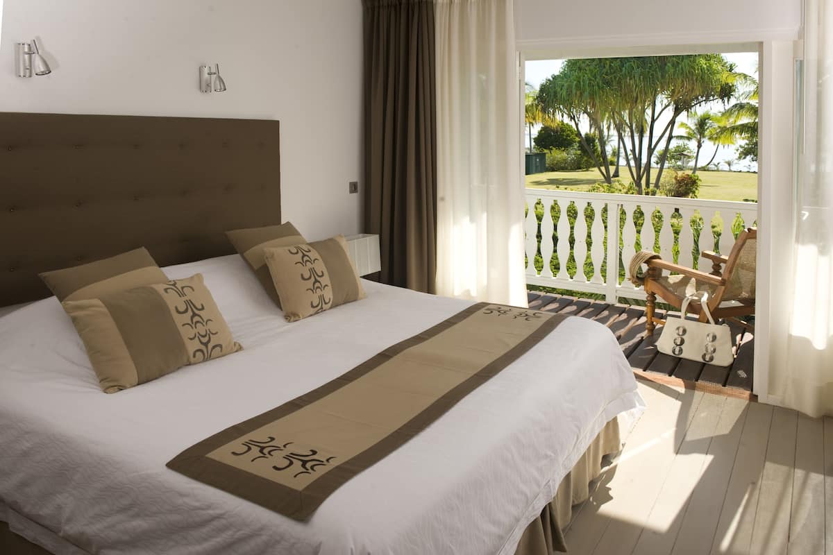 1 bedroom, premium bedding, minibar, in-room safe