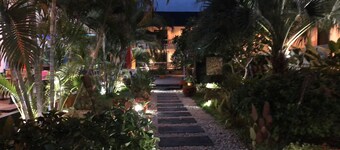 Tropical Palm Resort