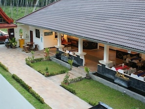 Outdoor dining - Tropical Palm Resort (Koh Samui)